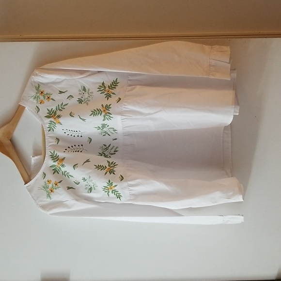 RINNABRUNI Tops - NWT Women's Blouse